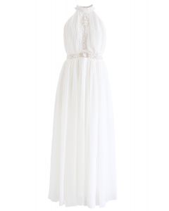 Besticktes Chiffon-Neckholder-Kleid aus Mesh in Weiß